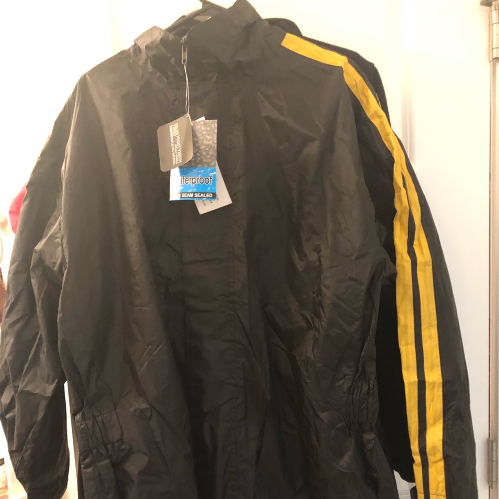 Rain suit